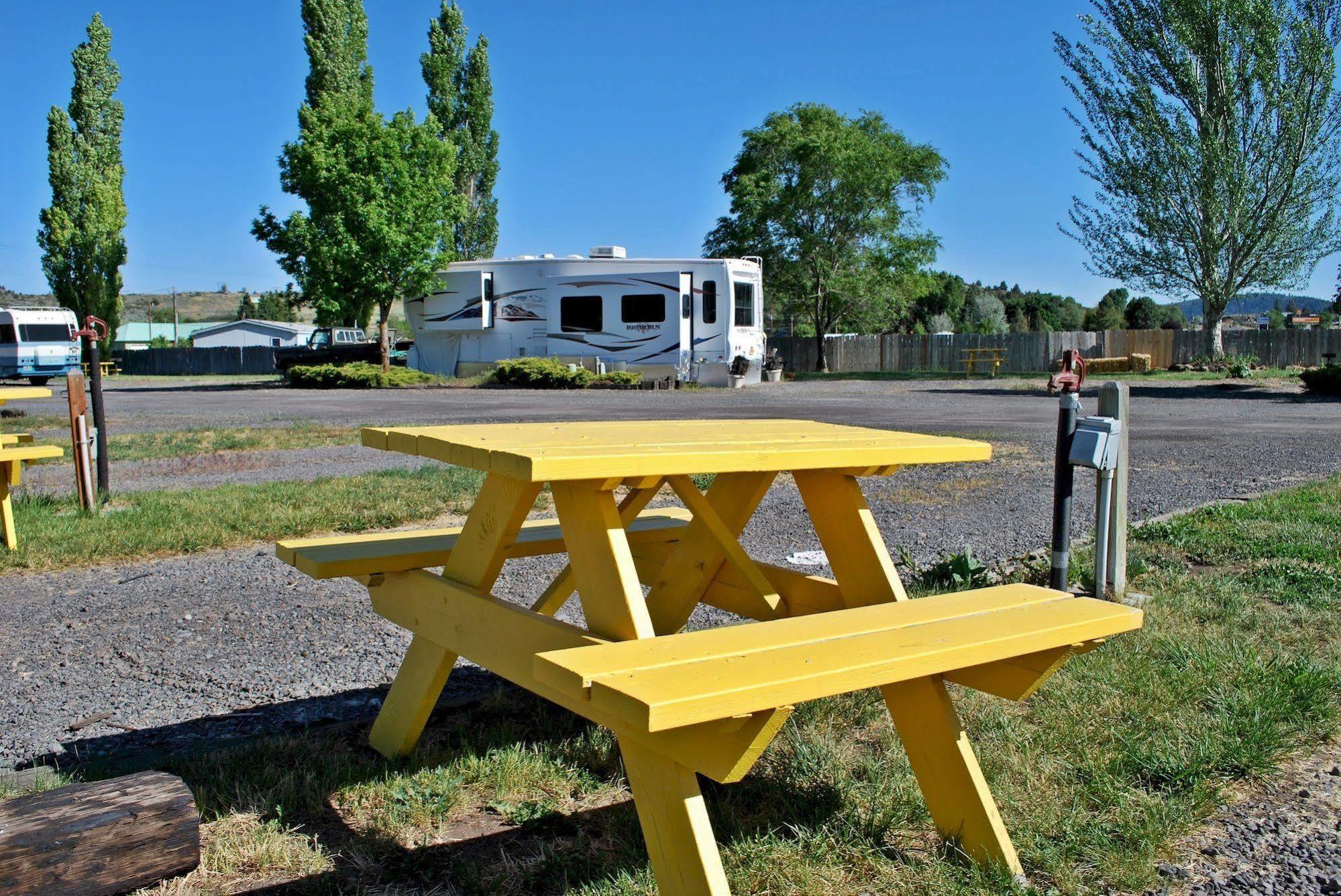 Oregon Motel 8 And Rv Park Klamath Falls Eksteriør billede