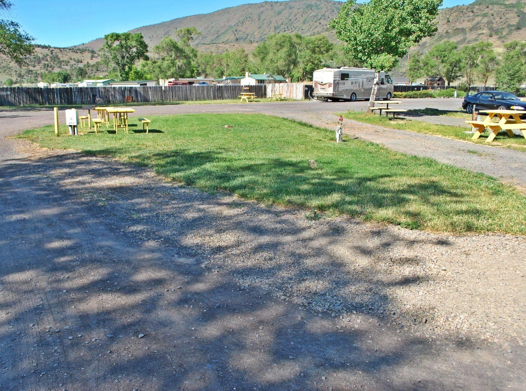 Oregon Motel 8 And Rv Park Klamath Falls Eksteriør billede
