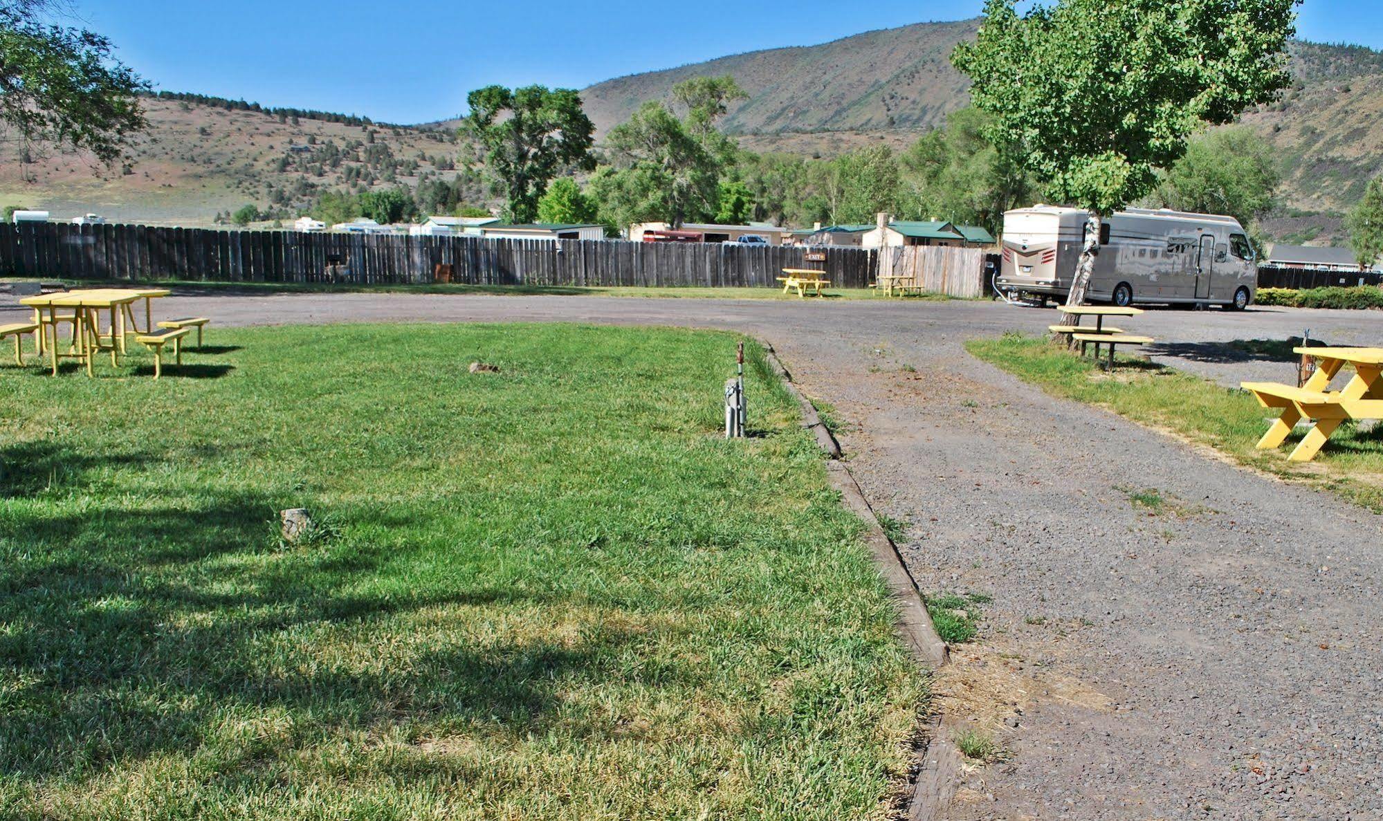 Oregon Motel 8 And Rv Park Klamath Falls Eksteriør billede